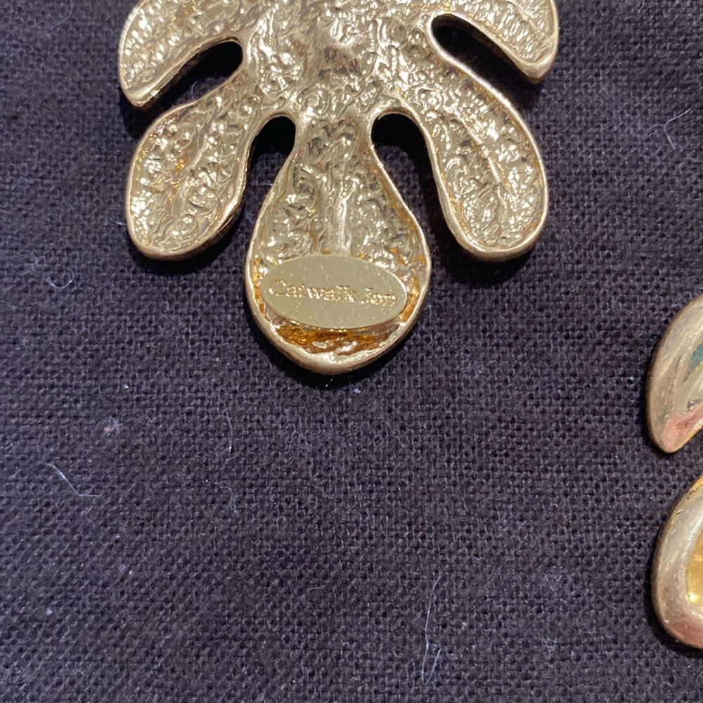 Catwalk Jon statement earrings - Picture 3 of 3
